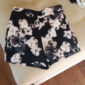 Floral print express shorts
